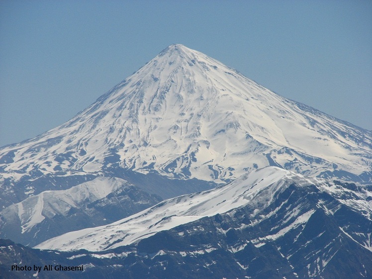 Mont. Damavand, Damavand (دماوند)