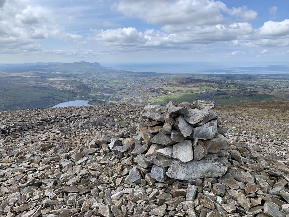 Summit cairn (698m), Mynydd Mawr