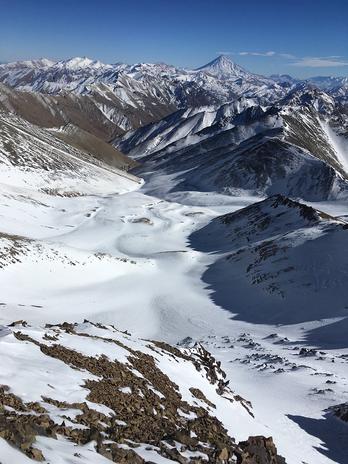 Facing Damavand, Borj