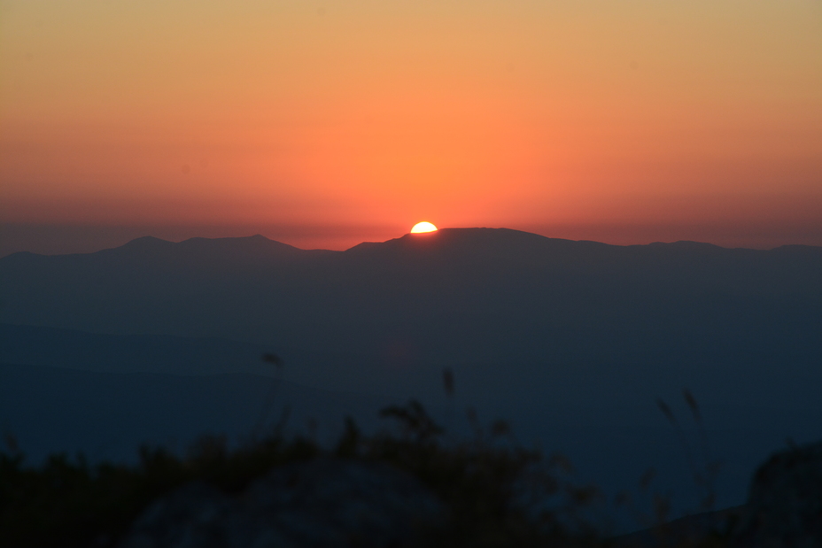 Sunrise, Trem - Suva planina