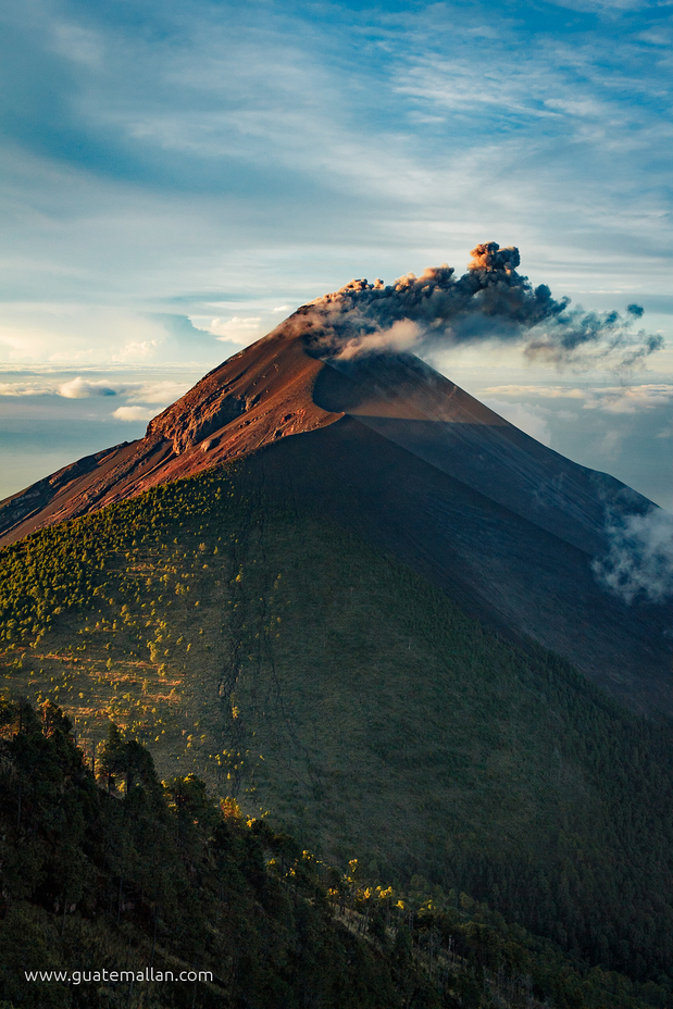 Fuego, luces y sombras, Acatenango or Fuego