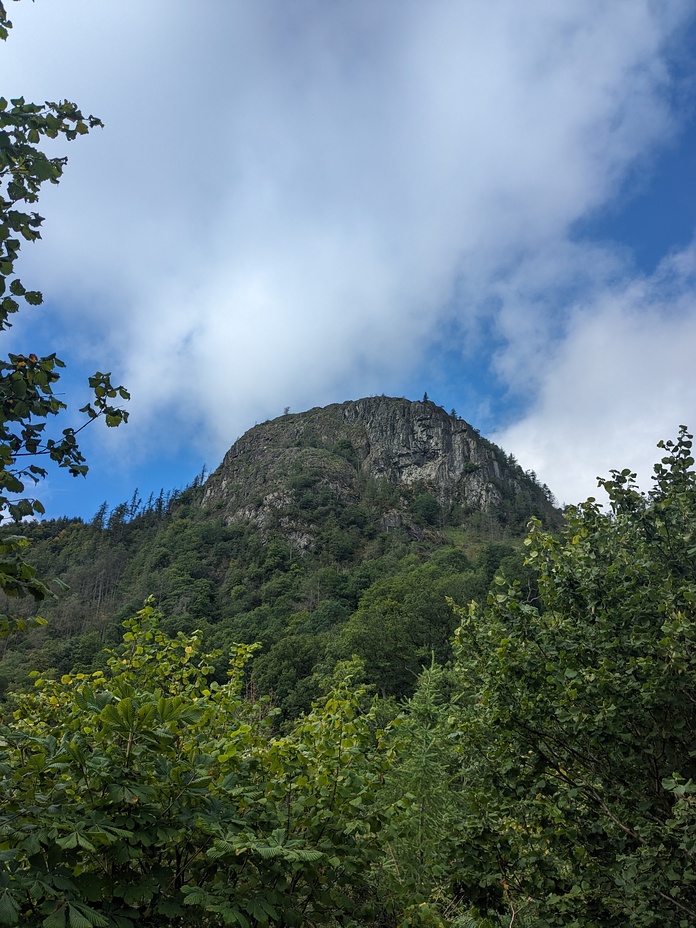 The raven from below, Raven Crag