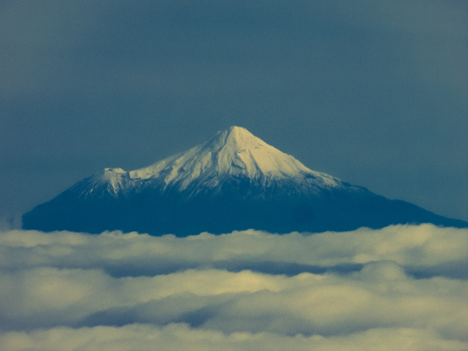 Mount Taranaki (seen from Mount Ruapehu), Mount Egmont/Taranaki